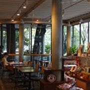 早稲田大学のグッズショップとカフェ