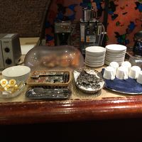 朝食 パンとコーヒー