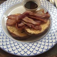 朝食(2) ベーコンいっぱいのフレンチトースト