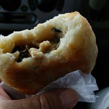 ふっくらと香ばしい「おやき」。