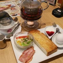 ドリンク代＋１４０円のモーニング。