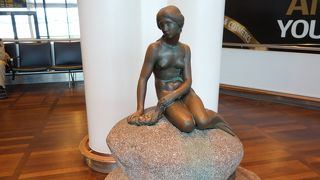 乗り継ぎ客用のスペースが小さい