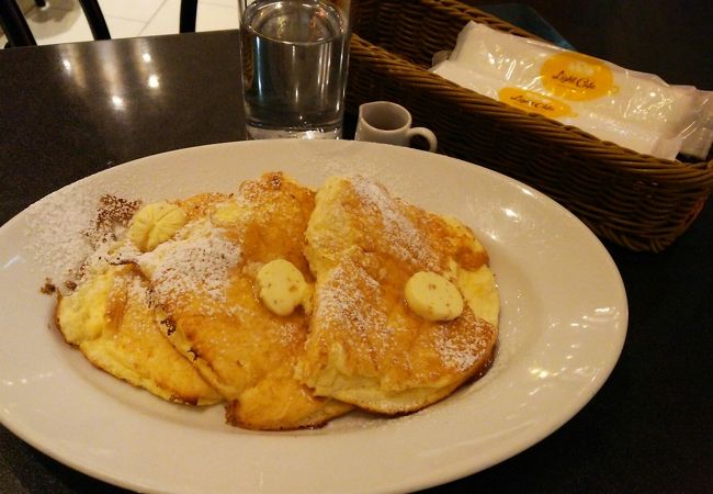 ふわふわのパンケーキを食べに。