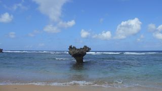 古宇利島ティーヌ浜とハートロック