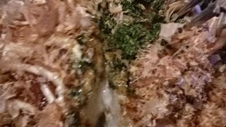 非常階段の様な階段を登って