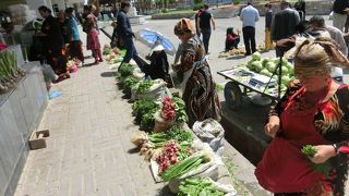 大きく何でも売っていました