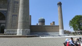 ティムールの妻の廟で広い敷地にある