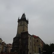 旧市街広場からは時計は見えませんでした。