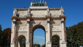 ナポレオンゆかりの凱旋門、ルーヴル見学のついでに