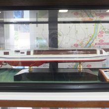 待合室にはクルーズ船の模型が展示されていました。