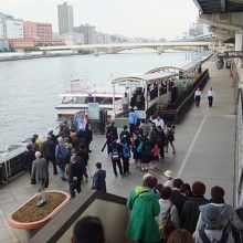 平日の昼間でしたが、これだけ沢山の方々が利用していました。