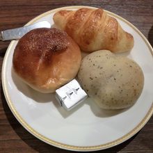 レディースセットのパン