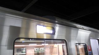 札幌21時51分発普通列車新千歳空港行き