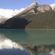 鏡のような湖面