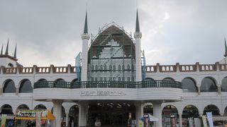 遊園地とお土産物屋さん