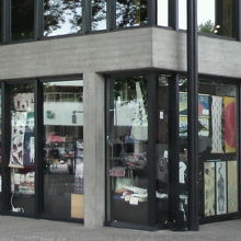 東京文化会館の角の様子です。５５年前の建物ですが近代的です。