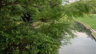 小さいながら滝もあります