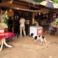 ホーム横の売店