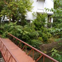 白い建物が真田太平記館