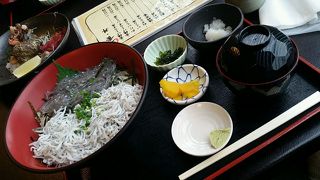 海鮮丼