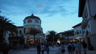 超巨大ショッピングエリア