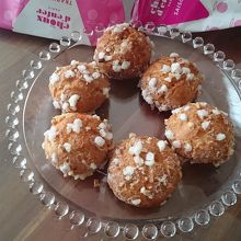 購入した6種類のひと口大シュークリーム