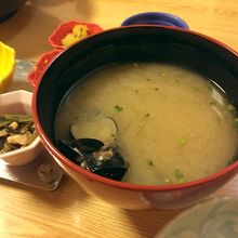 飲んでるのに出てくるしじみ汁。さすがオルニチンの街