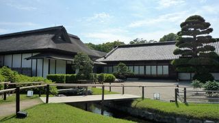 正門からも近い建物