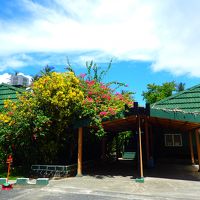 フロントが入っている建物