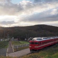 シンボルが電車…田舎ってこと？