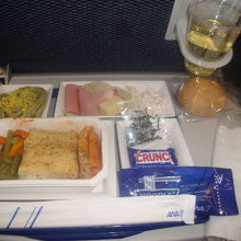 HKG-NRT機内食（エコノミー）の様子