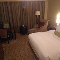 広さも十分。新しくはないものの清潔です