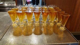 名物「電気ブラン」、創業は明治13年の老舗