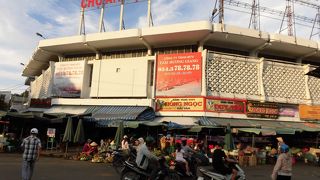 地元の方が利用する市場