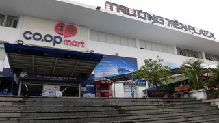 チャンティエン橋の近くで便利です