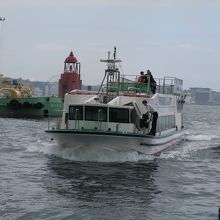 関門連絡船（門司港桟橋で）