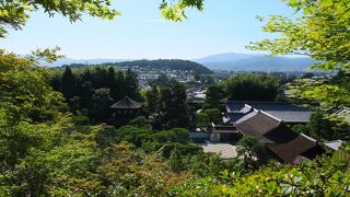 園内の丘の上からの眺めがみごと