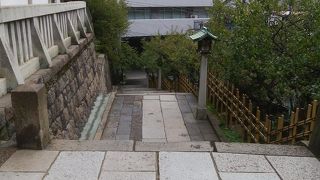 男坂のすぐ近く