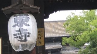 境内は自由だが塔堂の拝観５００円