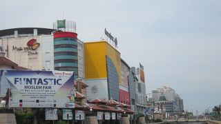 大きなショッピングセンター