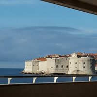 アドリア海と旧市街を見ながらの朝食