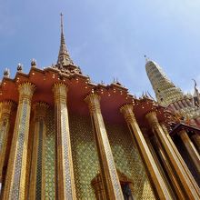 尖塔が目立ちます