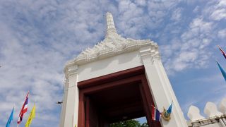 ワット プラケオと王宮への入り口です