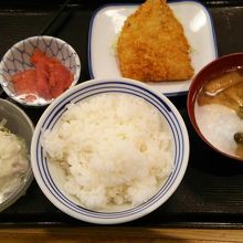 660円（鰺フライ・辛子明太子・ポテトサラダ・味噌汁・ごはん