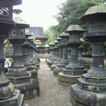 大名の官位や格が低くなるにつれ、唐門から遠い場所に置かれます