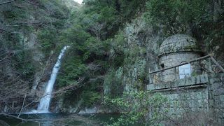 こんなところに滝があるとは