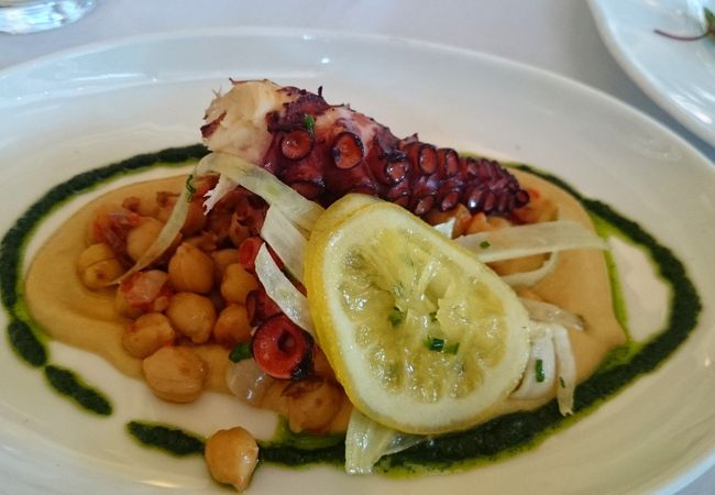 パン屋さん併設フランス料理屋さん☆