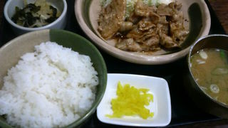 高島平駅近く、そこそこお手頃価格の定食屋さん