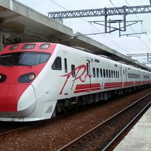 最速列車は「普悠瑪号」で指定券がないと乗車不可です。
