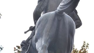 伊達政宗公騎馬像